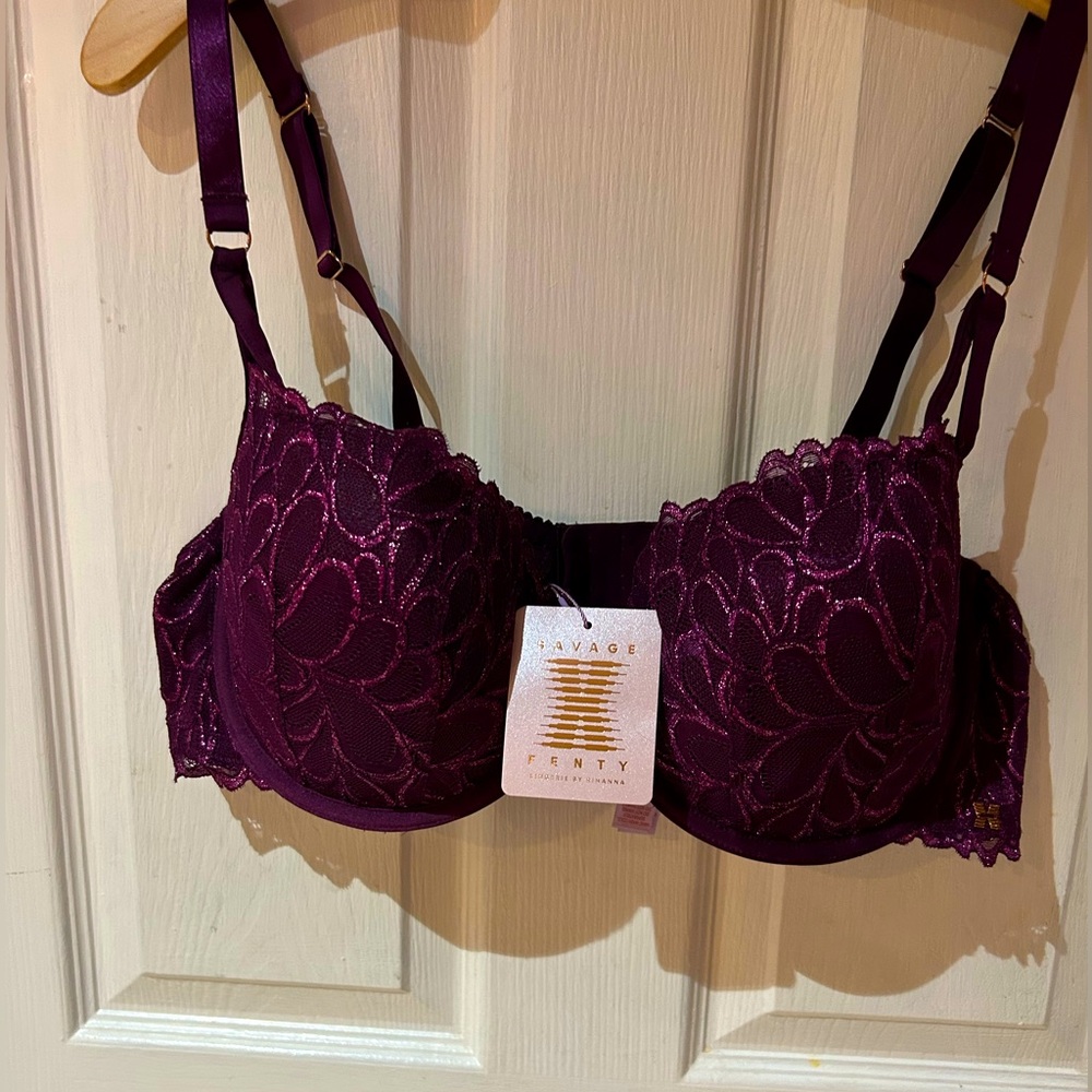 Fenty X Savage Bra, size40DD color Maroon
